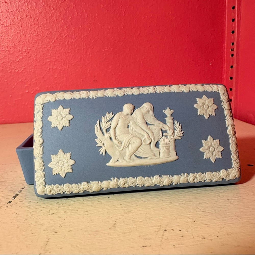 Vintage Wedgwood Blue Box with White Embellishments Made in England Trinket GUC